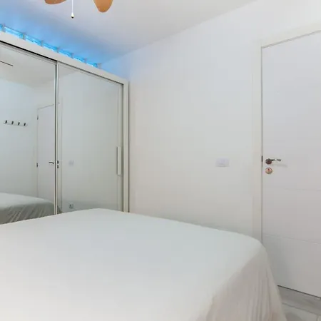 Apartment Jacaranda 2a013 *